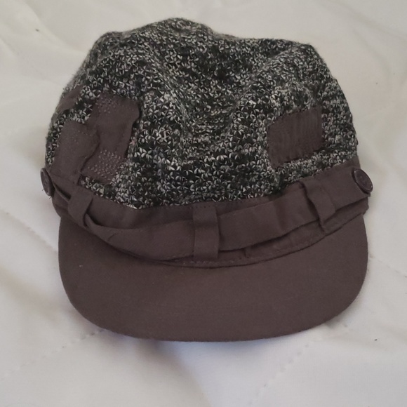 Hat - Picture 2 of 3